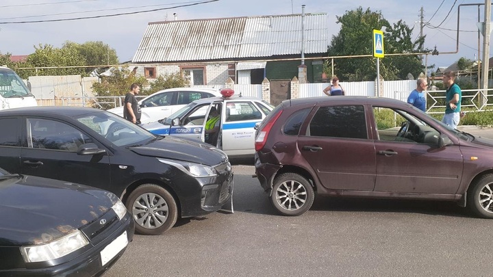 Сообразили на троих: в Самарской области произошло массовое ДТП с пострадавшими