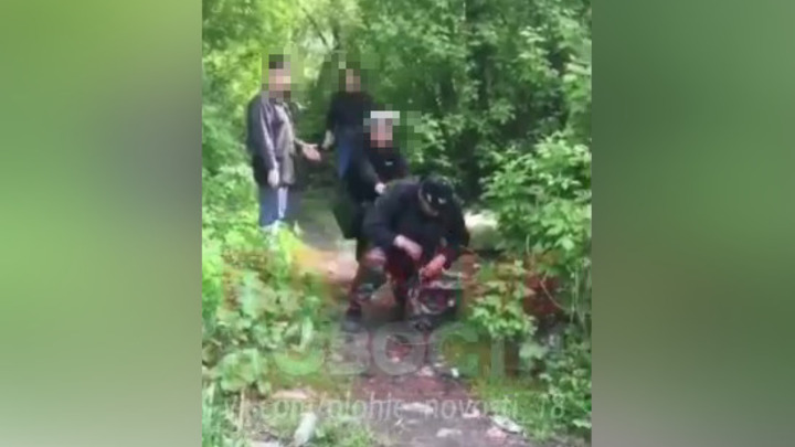 Полиция нашла школьниц, жестоко избивших бездомного в Кузбассе
