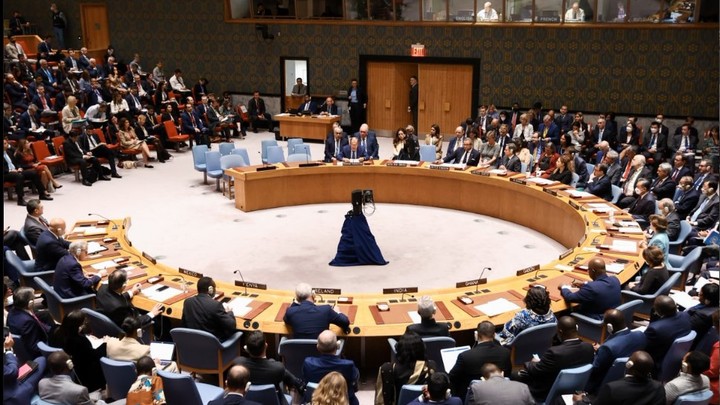Дипломаты встали и вышли: в Совбезе ООН не стали слушать постпреда Израиля