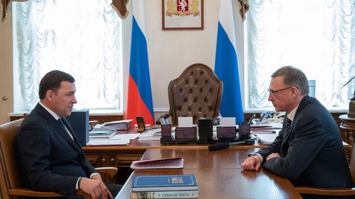 Главы Свердловской и Омской областей обсудили планы противодействия санкциям
