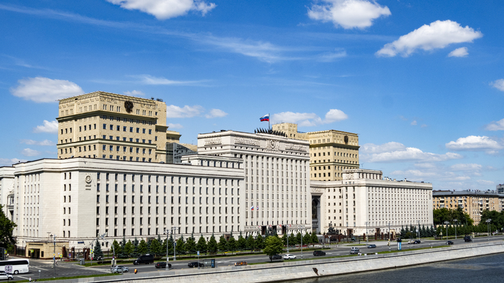 Минобороны России объяснило, почему на острове Змеиный после вывода гарнизона видны столбы дыма