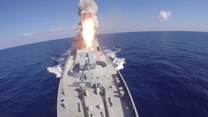 В Сирию из Крыма направился новейший ракетный фрегат Адмирал Эссен
