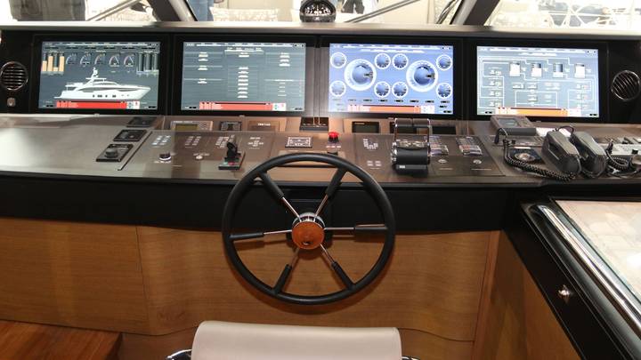 Чиновники в Саратове потратили почти 38 млн на катер для МЧС в разгар спецоперации