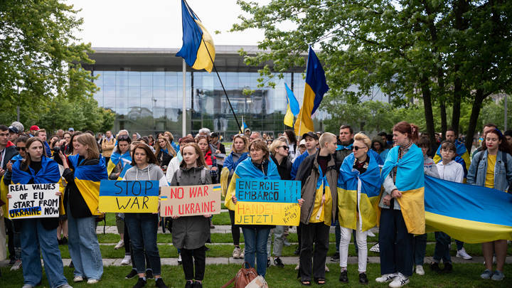 Польша с 1 июля прекратит платить пособия беженцам с Украины: О каких суммах идёт речь