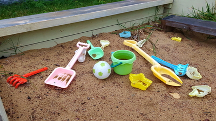 Разве что для песочницы: в мэрии Краснодара опровергают закупку мешков с песком на случай войны