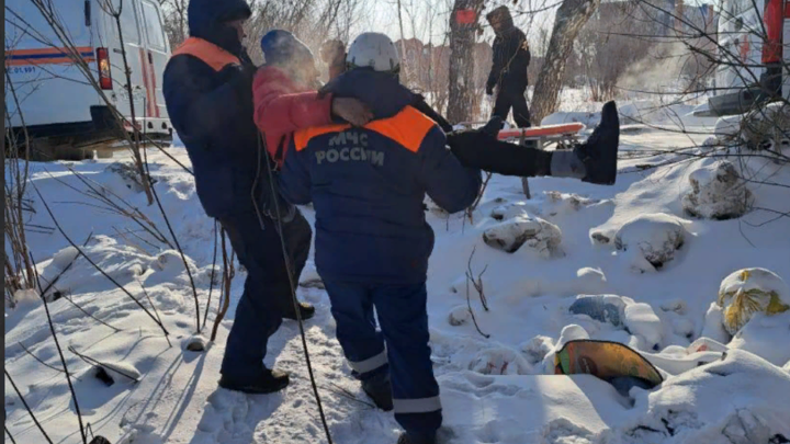 Два дня при -30: сибиряк чудом выжил после падения в колодец