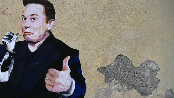 Что Илон Маск сделает с Голосом Америки* и Радио Свобода**: Политолог дал неожиданный прогноз