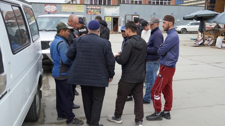 Постоянные стычки: жители Кременкуля рассказали об инцидентах с мигрантами в посёлке
