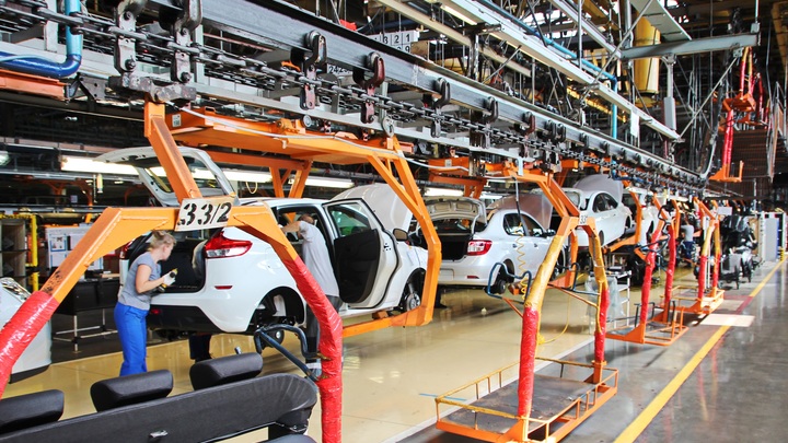 Эксперт Кадаков: мировые автогиганты не преодолеют кризис без господдержки