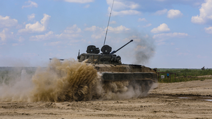 Польский офицер Павелка: ВСУ столкнули танки Leopard 2A4 и оторвали башню одному из них