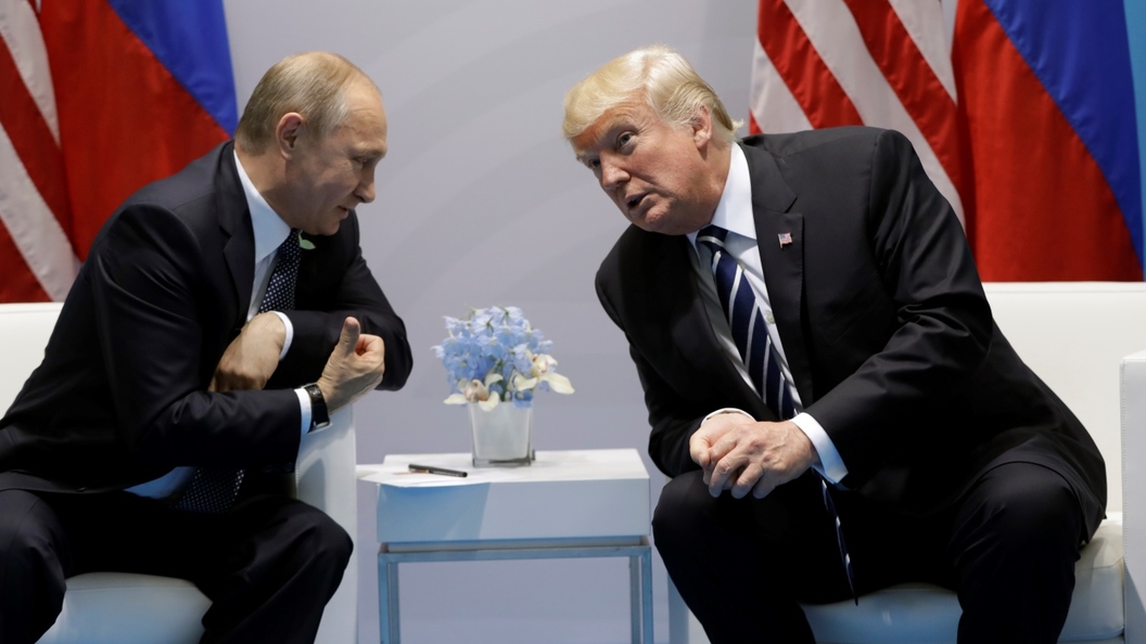 Появились говорящие фото первой встречи Путина и Трампа Появились говорящие фото первой встречи Путина и Трампа