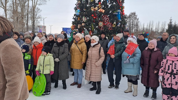 Жители Бердска записали новогоднее поздравление для бойцов СВО