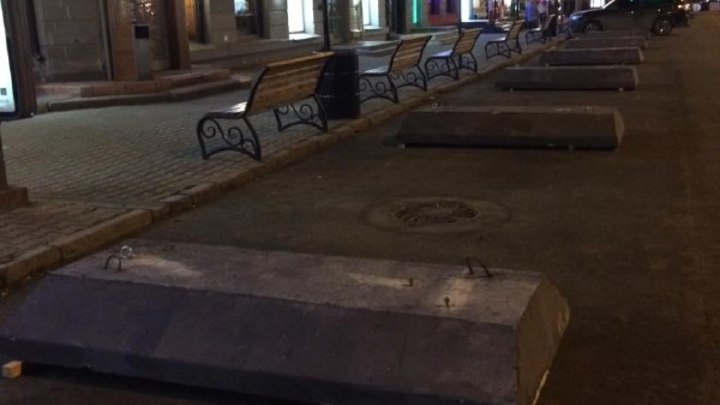 Житель Новосибирска обратился в прокуратуру из-за перекрытия улицы Ленина