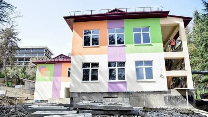 В Сочи обещают открыть две новые школы и два блока детских садов