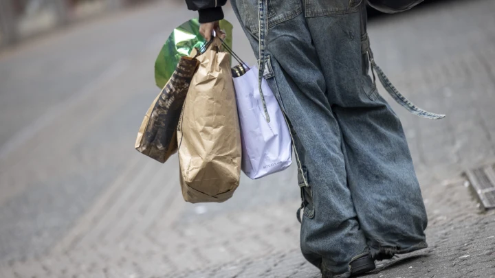 Мода для поколения усталости: как хронический стресс изменил наш гардероб.