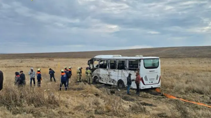 Дело водителя, перевернувшего автобус с 20 детьми, передали в суд: что ему грозит