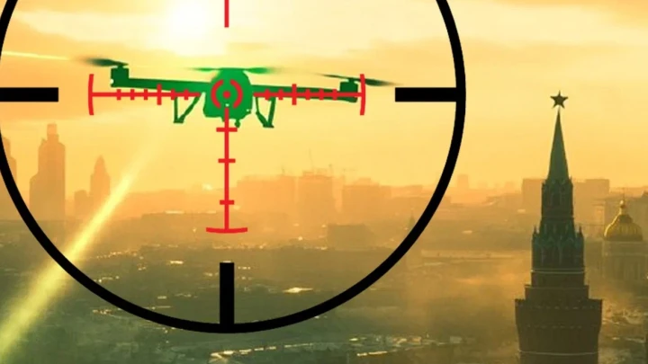 Вас не настораживает?: Бывалый военкор обратился к жителям России после массированного налёта дронов ВСУ