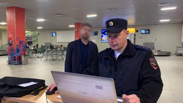 Мигранты задержались в аэропорту Челябинска