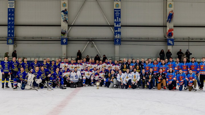 Хоккеисты-любители команды сотрудников самарского ФСБ стали чемпионами Кубка силовых структур