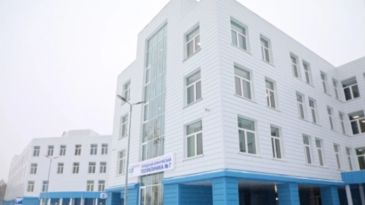 Новосибирский минздрав требует неустойку за срыв стройки поликлиники по ГЧП
