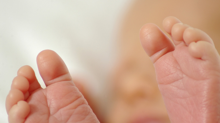 Будет ходить: Петербургские врачи провели крохе из Ростова уникальную операцию