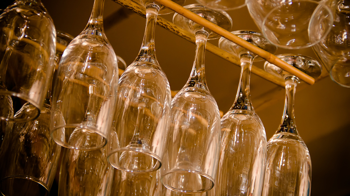 В два раза увеличивает риск онкологии: Врачи назвали самую опасную привычку