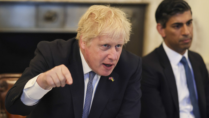 Предельно враждебное заявление Джонсона напомнило Попову известный мем