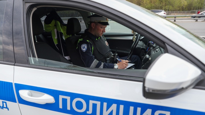 В Дзержинске иномарка въехала в многоквартирный дом