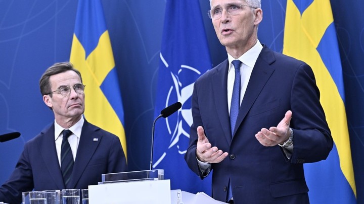 Принятие Швеции в НАТО откладывается: В Венгрии заблокировали голосование