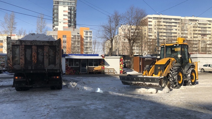 Из-за снега до 23 декабря власти обратились к автомобилистам с просьбой о понимании