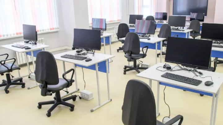 В 40 школах Краснодара по нацпроекту заменят компьютеры