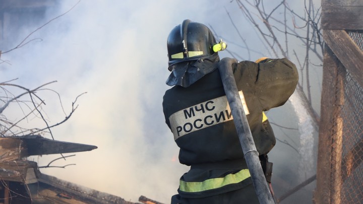 В Ивановской области на пожаре в деревенском доме пострадал человек