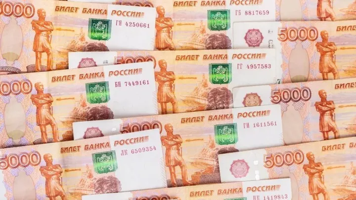 Зарабатывать ездит в Россию: появились подробности о жизни сбежавшей экс-жены Епифанцева