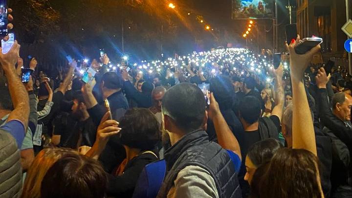 От палаток на площади — к системным действиям: Оппозиция Армении меняет средства, но не цель От палаток на площади — к системным действиям: Оппозиция Армении меняет средства, но не цель