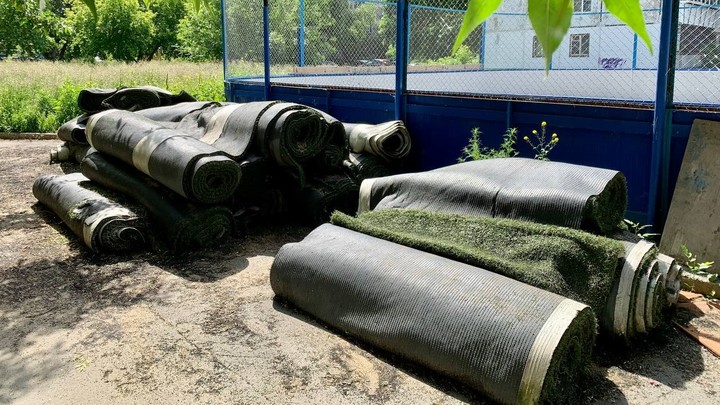 В Челябинске появятся 3 бесплатных футбольных поля с искусственной травой