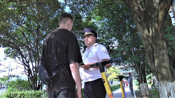 В Сочи станет больше зон, где будет запрещено ездить самокатчикам