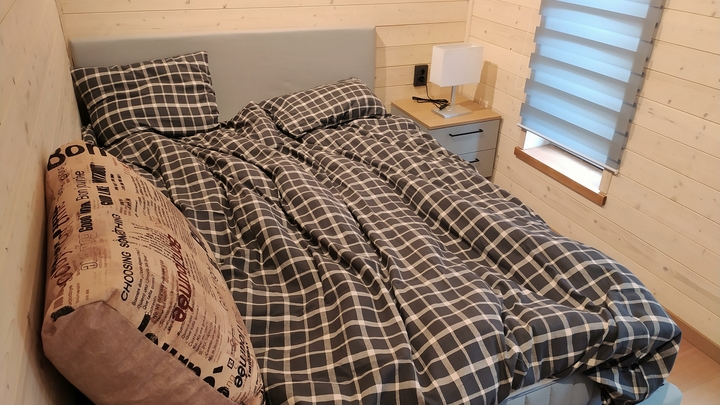 Невидимые паразиты в подушках и одеялах: Как защитить постель от клещей и бактерий?