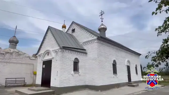 Спилили решётки: цыгане ночью забрались в кладбищенский храм