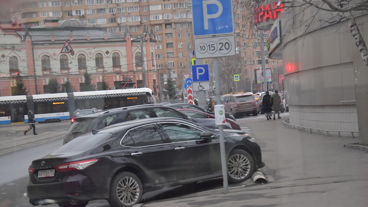В Ростове в семь раз чаще стали штрафовать водителей за неоплату парковки