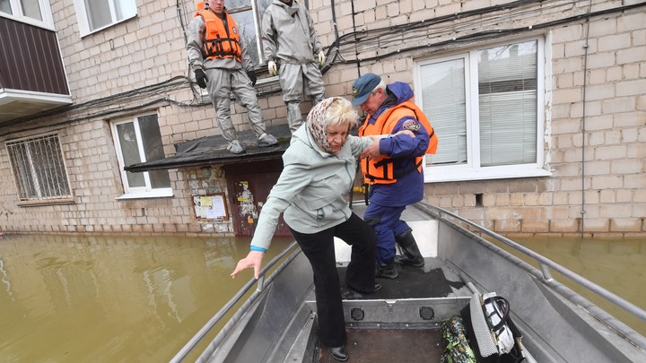 Всё закончилось миром. Оренбургские власти раскрыли, что осталось за кадром встречи Паслера с людьми