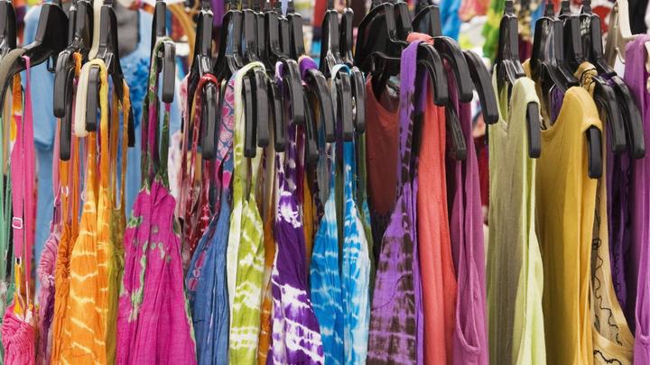 Что делает пацан в женской одежде?!: Отцы обратились в прокуратуру из-за традиции лагеря