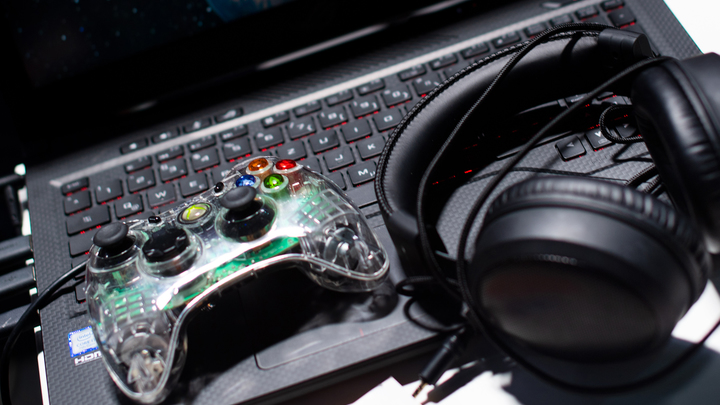 В хоккей играют настоящие…: Игроков NHL 2022 обязали принимать радужные принципы