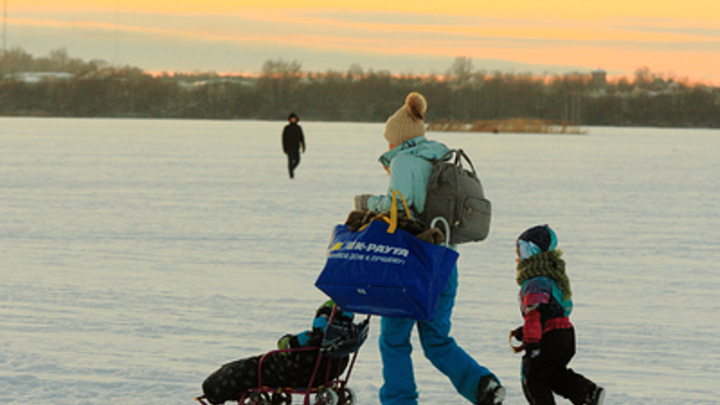 В Челябинской области ЗАГСы сосчитали родившихся за год мальчиков и девочек