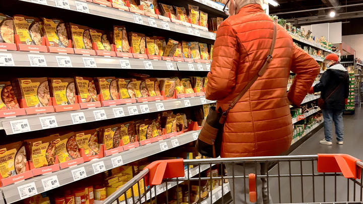 Их что, из Украины везли: Американка возмутилась ценам в супермаркете