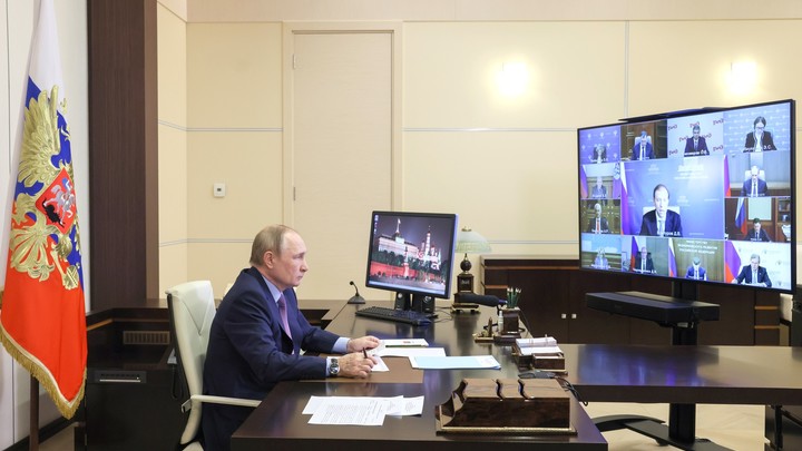 Путин заявил о недопустимости пауз в развитии возвращённых регионов