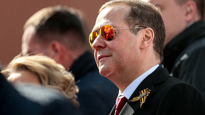 Медведев насчитал тройную пользу для России от швейцарской мирной конференции