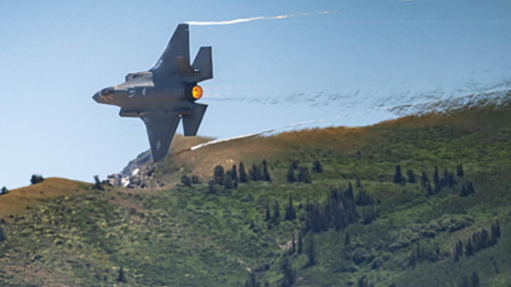 Помогите найти невидимку: Истребитель США ушёл в самоволку. Военные обратились к народу