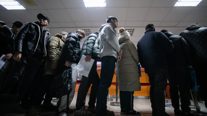 В Самаре мигранты с ножами напали на депутата райсовета Турусина
