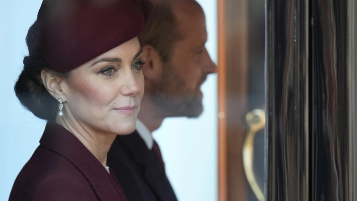 Руки отекают, и даже кожа слезает: Перчатки стали тревожным сигналом - у Кейт Миддлтон рецидив онкологии?