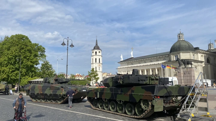 В Европе схватились за голову – война с Россией близко, а ещё ничего не готово: Танки застревают, мосты не существуют